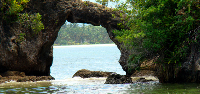 Baía de Camamu - Ilha de Pedra Furada